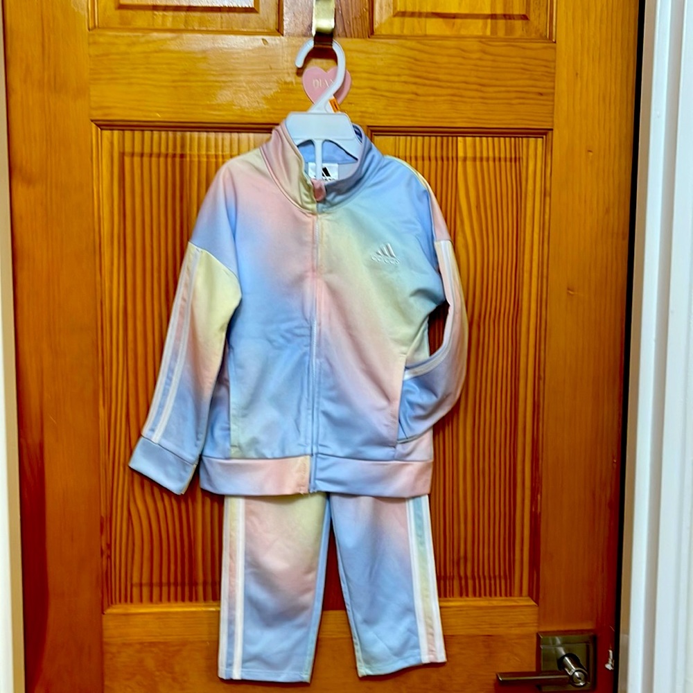 Jogging sweatsuit multicolors pink blue yellow size 3T